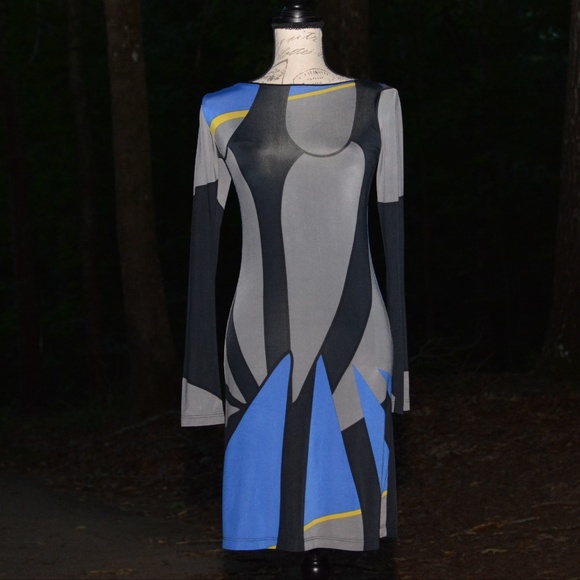 Sandra Darren Dresses & Skirts - Black and blue geometric bodycon dress